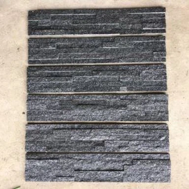 Schwarze Quarzitplatten