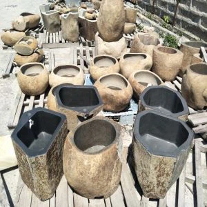 Natürliches Basaltbecken