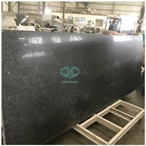 Arbeitsplatten aus schwarzem, mattem Granit