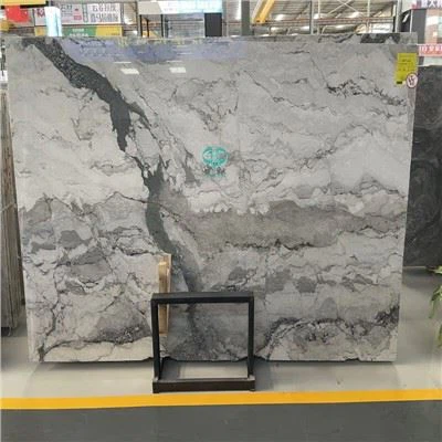 Nebelhafte Schönheitsplatte