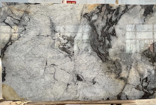 Calacatta Iron White Slab