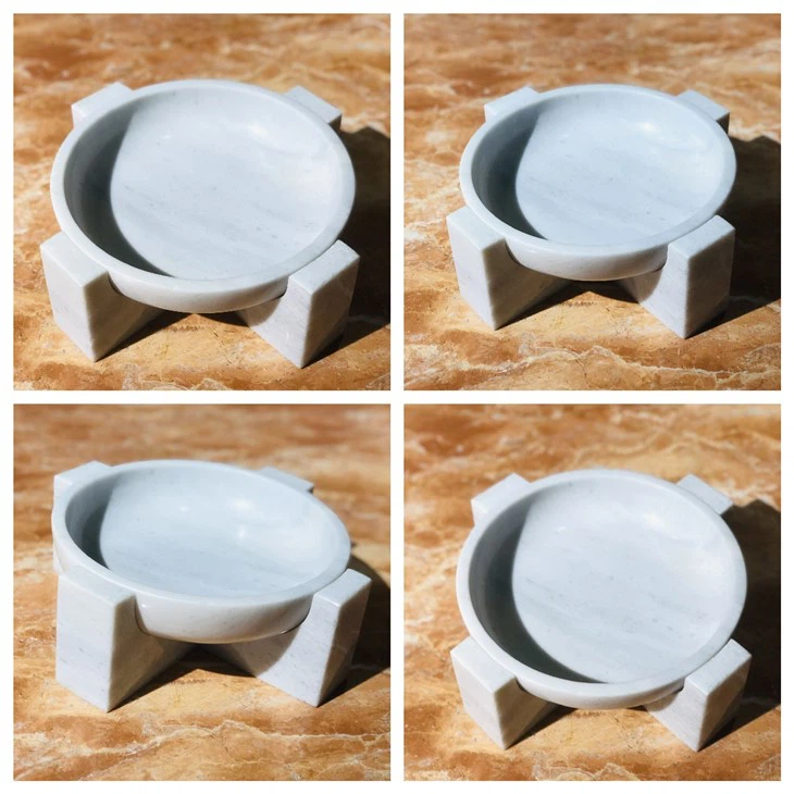 Vierbeinige Schale aus Marmor