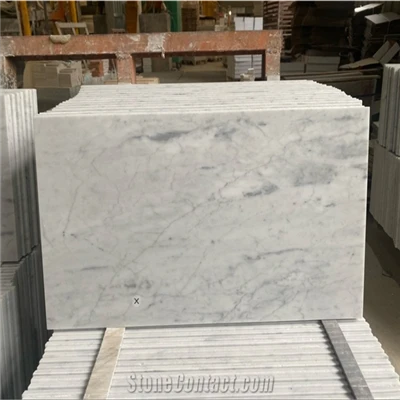 Weiße Carrara-Marmorplatten